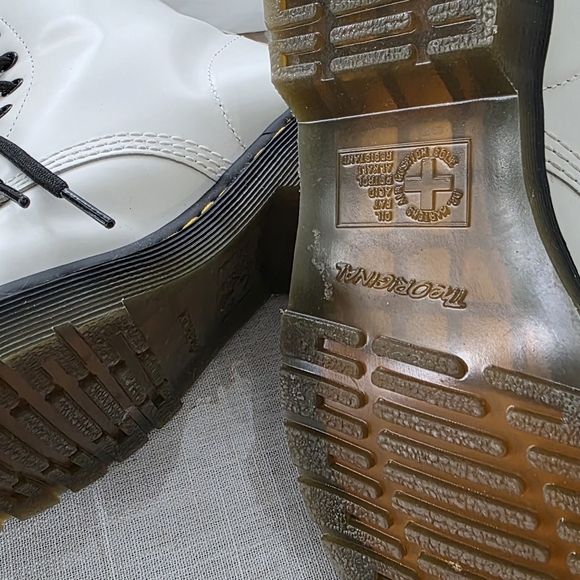 White Lace-Up Boots Dr. Martens Air Wair AW004 Size 7 - Picture 6 of 11